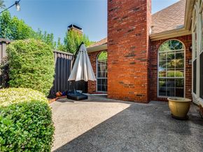 3840  Azure Lane , Addison Texas 75001