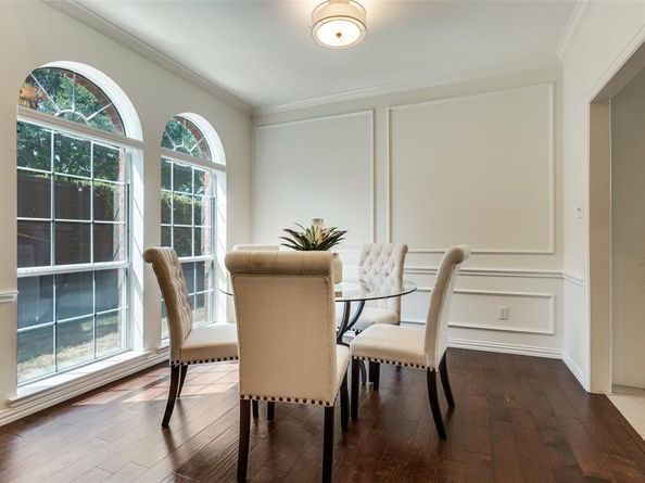 3840  Azure Lane , Addison Texas 75001