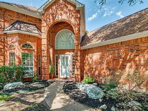 3840  Azure Lane , Addison Texas 75001