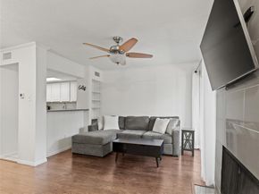 5757  Martel Avenue  B11, Dallas Texas 75206