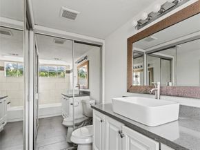 5757  Martel Avenue  B11, Dallas Texas 75206
