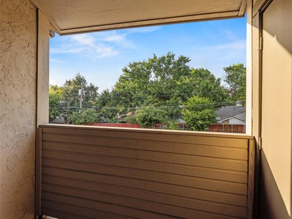 5757  Martel Avenue  B11, Dallas Texas 75206