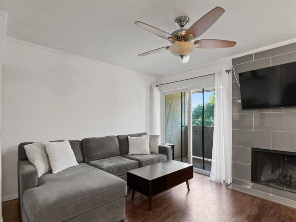 5757  Martel Avenue  B11, Dallas Texas 75206