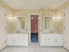 1702  Paisley Drive , Arlington Texas 76015