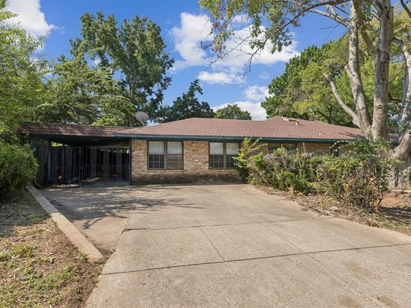 1702  Paisley Drive , Arlington Texas 76015