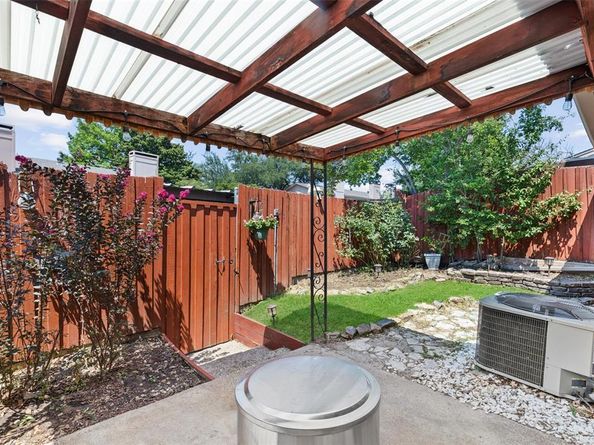 7607  Pebblestone Drive  9, Dallas Texas 75230