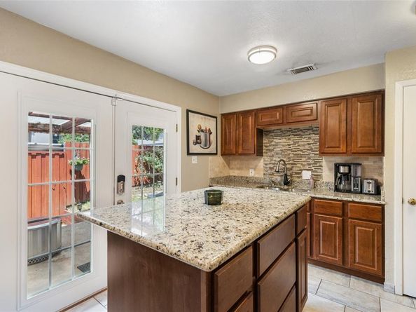 7607  Pebblestone Drive  9, Dallas Texas 75230