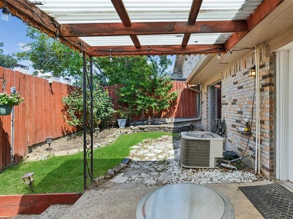 7607  Pebblestone Drive  9, Dallas Texas 75230