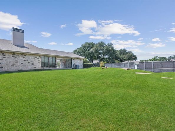 7607  Pebblestone Drive  9, Dallas Texas 75230