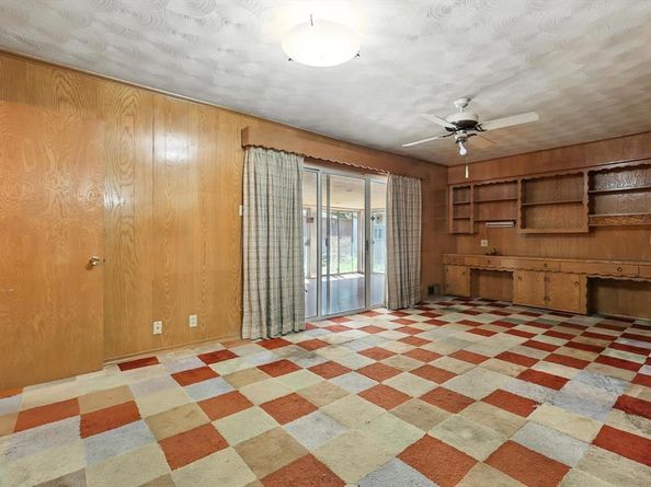 8454  Swift Avenue , Dallas Texas 75228