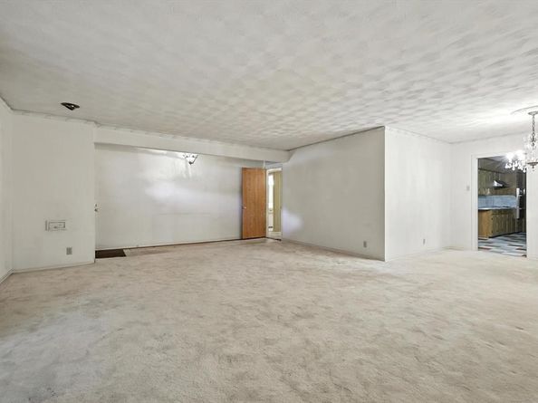 8454  Swift Avenue , Dallas Texas 75228