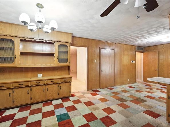 8454  Swift Avenue , Dallas Texas 75228