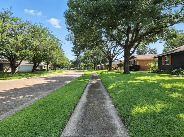 8454  Swift Avenue , Dallas Texas 75228