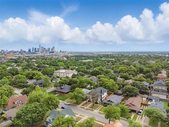 726  Haines Avenue , Dallas Texas 75208