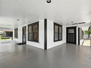726  Haines Avenue , Dallas Texas 75208