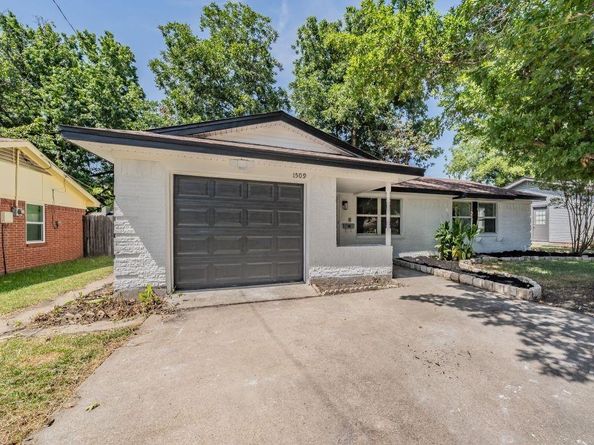 1509  Meadowcrest Drive , Garland Texas 75042