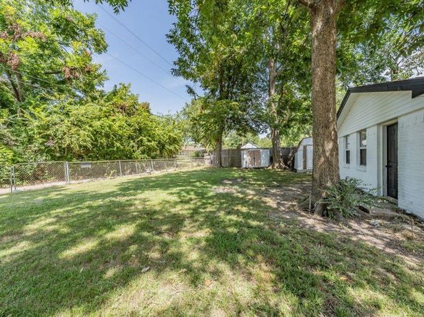 1509  Meadowcrest Drive , Garland Texas 75042