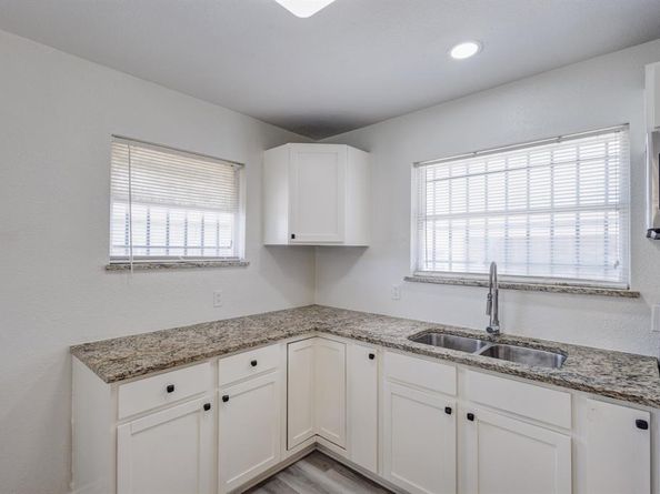 2306  Clover Ridge Drive , Dallas Texas 75216