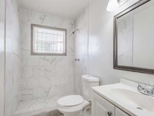 2306  Clover Ridge Drive , Dallas Texas 75216