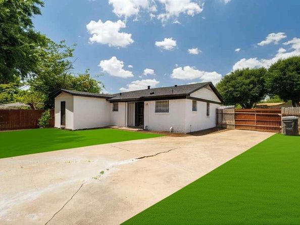 2306  Clover Ridge Drive , Dallas Texas 75216