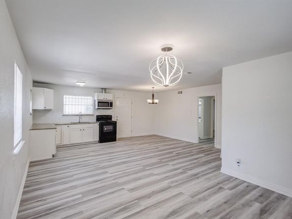2306  Clover Ridge Drive , Dallas Texas 75216