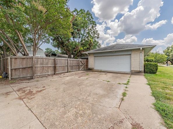 921  Bromwich Street , Garland Texas 75040