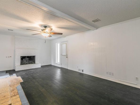 921  Bromwich Street , Garland Texas 75040