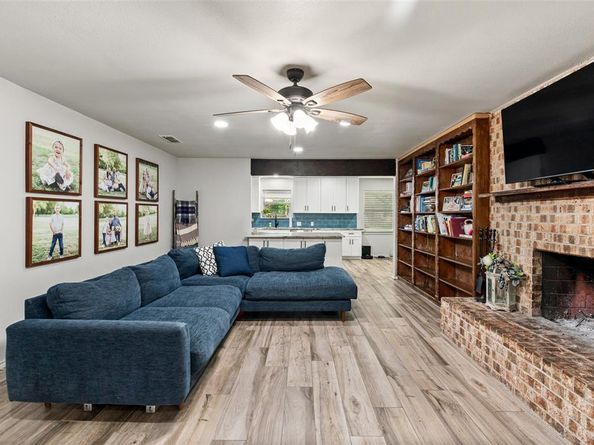 7251  Valley Dale Court , Benbrook Texas 76116