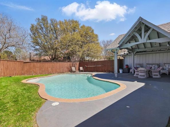 906  Fairfield Lane , Flower Mound Texas 75028