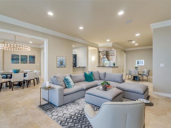 2828  Hood Street  907, Dallas Texas 75219