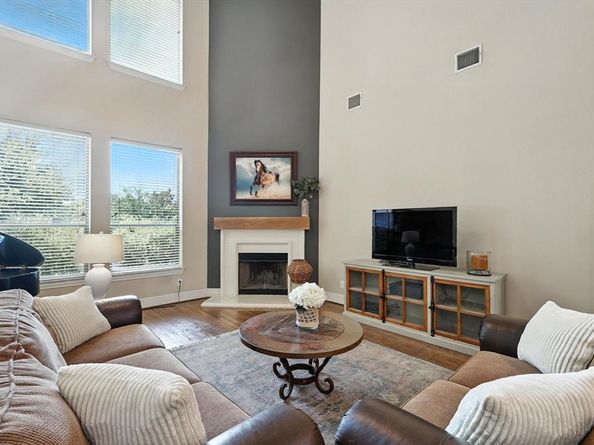 959  Terrace Drive , Lantana Texas 76226