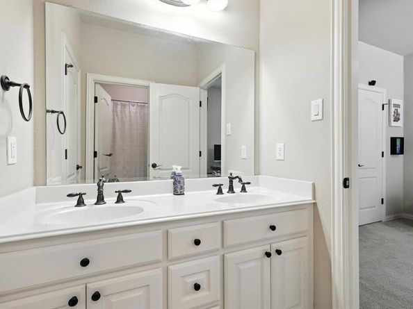 959  Terrace Drive , Lantana Texas 76226