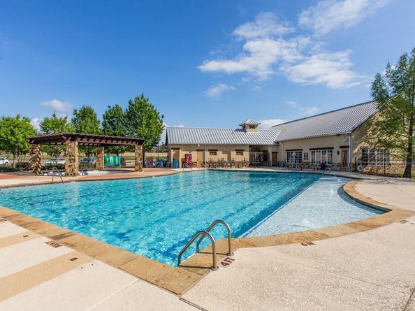 959  Terrace Drive , Lantana Texas 76226