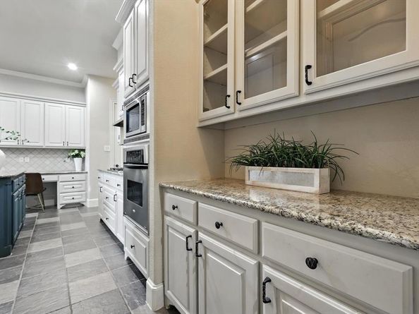 959  Terrace Drive , Lantana Texas 76226