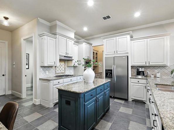 959  Terrace Drive , Lantana Texas 76226