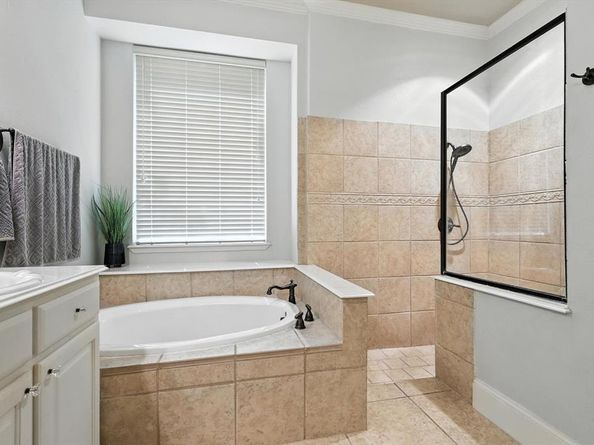 959  Terrace Drive , Lantana Texas 76226