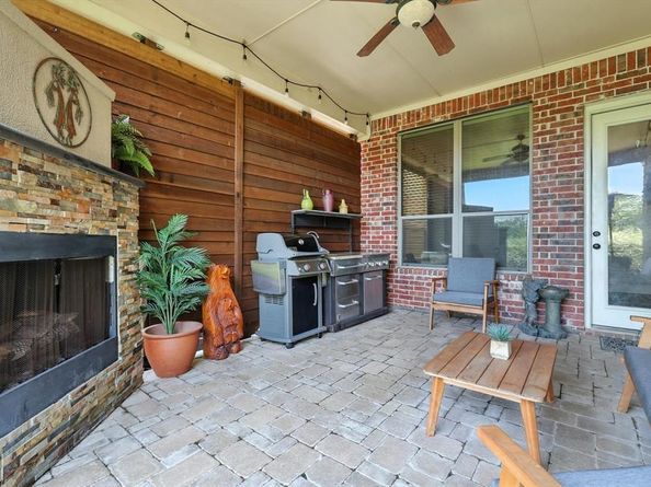 959  Terrace Drive , Lantana Texas 76226