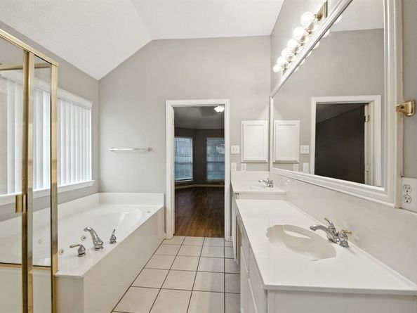8009  Hosta Way , Fort Worth Texas 76123