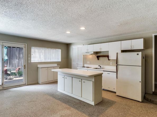1351  MISTLETOE Drive , Fort Worth Texas 76110