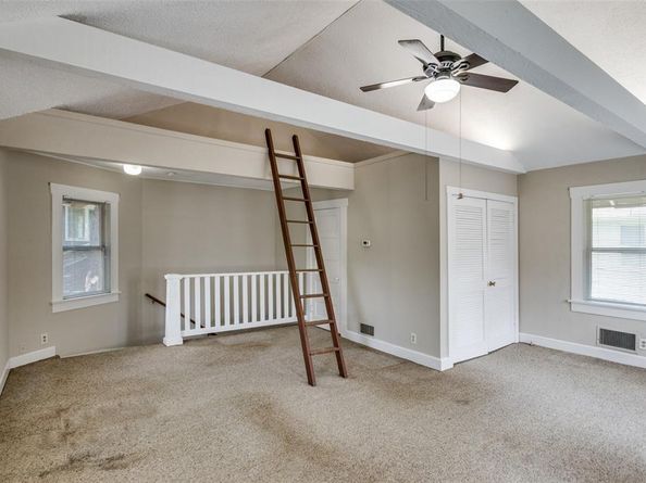 1351  MISTLETOE Drive , Fort Worth Texas 76110