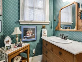 1351  MISTLETOE Drive , Fort Worth Texas 76110