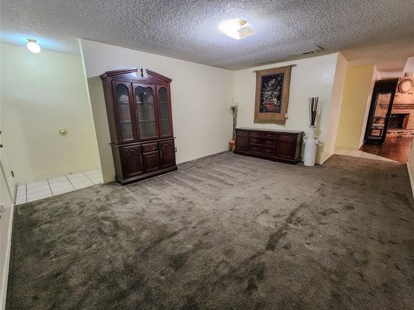 6410  Rock Springs Drive , Arlington Texas 76001