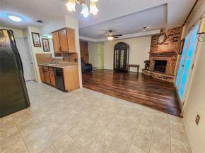 6410  Rock Springs Drive , Arlington Texas 76001