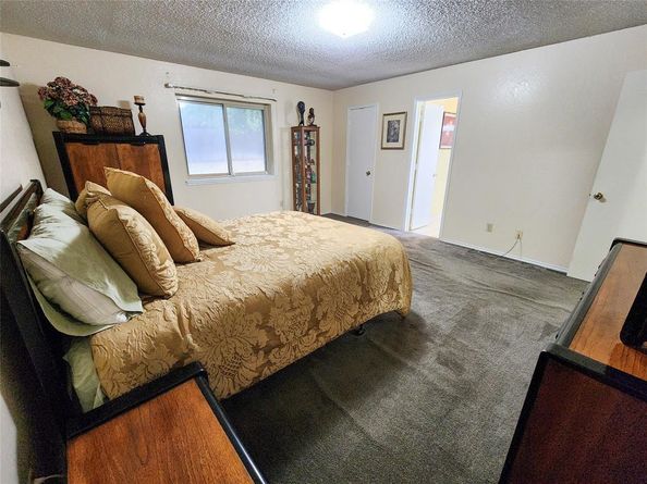 6410  Rock Springs Drive , Arlington Texas 76001
