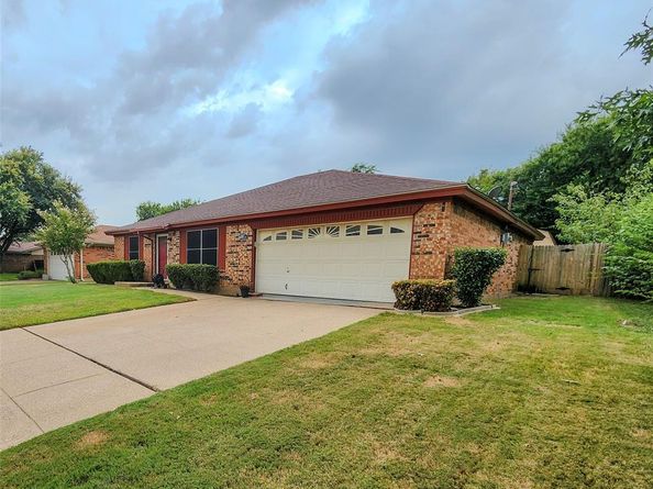 6410  Rock Springs Drive , Arlington Texas 76001
