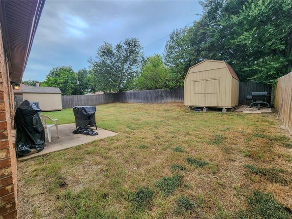 6410  Rock Springs Drive , Arlington Texas 76001