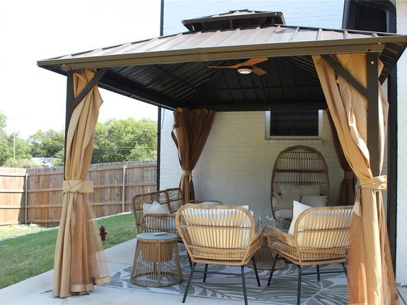 531 W Laureland Road , Dallas Texas 75232