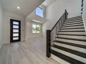 531 W Laureland Road , Dallas Texas 75232