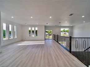 531 W Laureland Road , Dallas Texas 75232