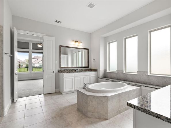 2704  Juniper Court , Heath Texas 75126